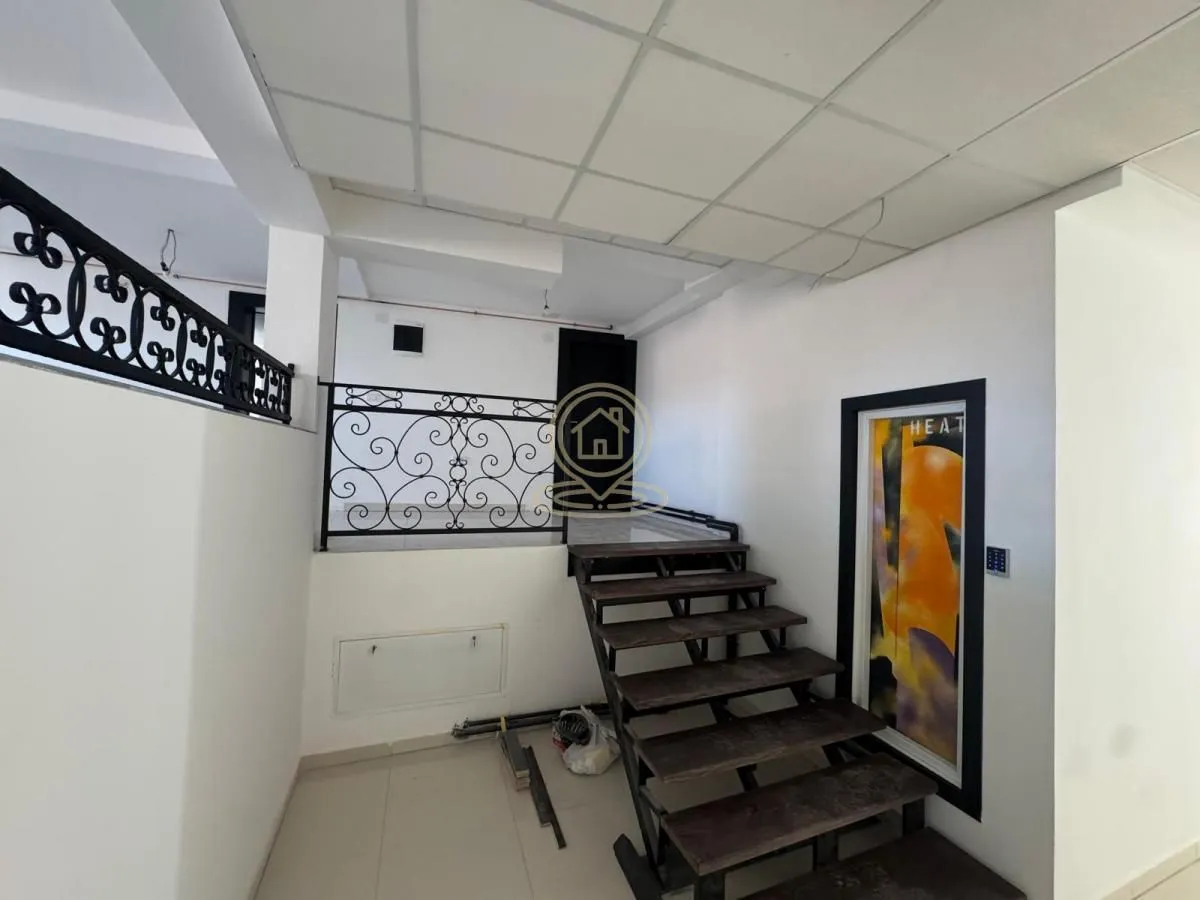 Rent, office space, 140m², Centar, Kragujevac