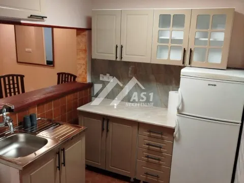 Izdavanje, trosoban stan, 56m², Bulevar Oslobodjenja, Novi Sad Sve Podlokacije - image 5