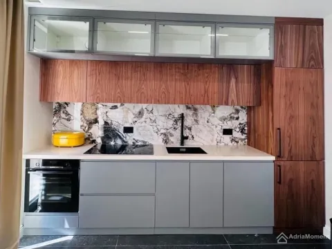 Prodaja, trosoban stan, 105m², Centar, Tivat - image 4