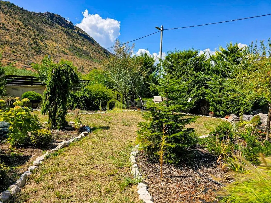 Rent, house, 194m², Tološi, Podgorica