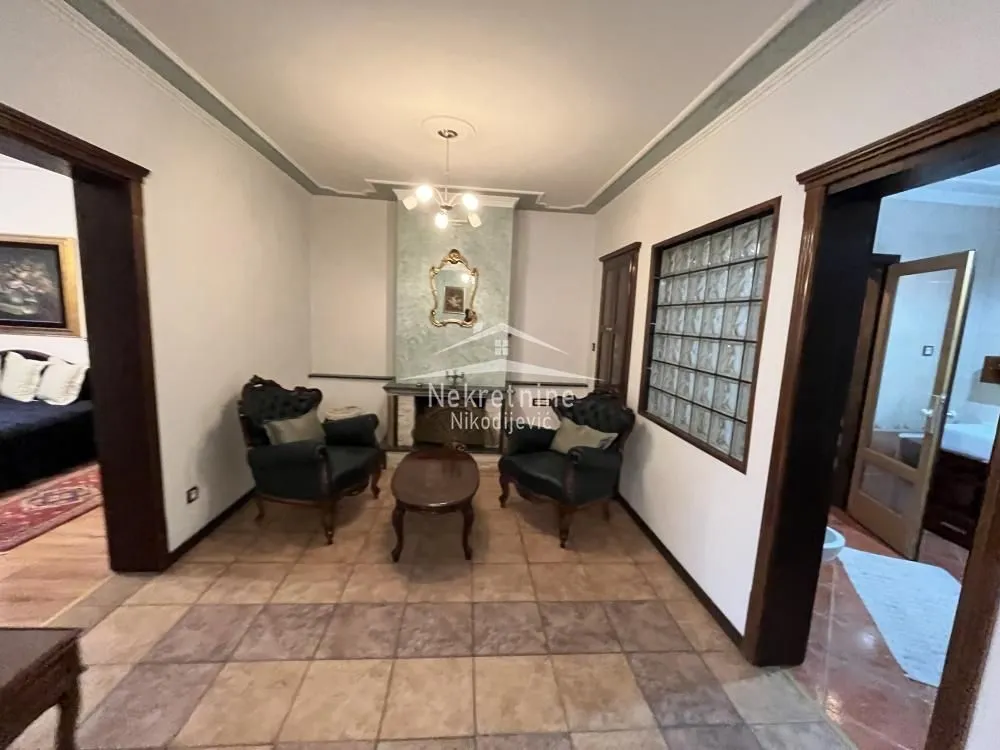 Rent, house, 220m², Savski Venac, Beograd