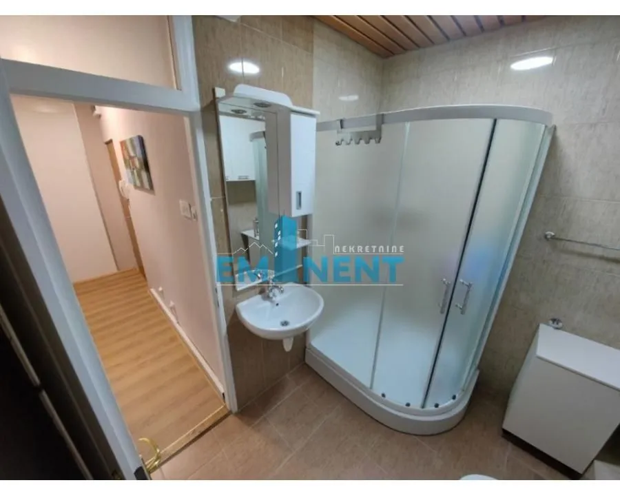 Izdavanje, dvosoban stan, 59m², Savski Venac, Beograd
