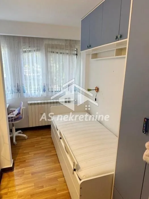 Izdavanje, stan, 60m², Novi Beograd Sve Podlokacije, Beograd