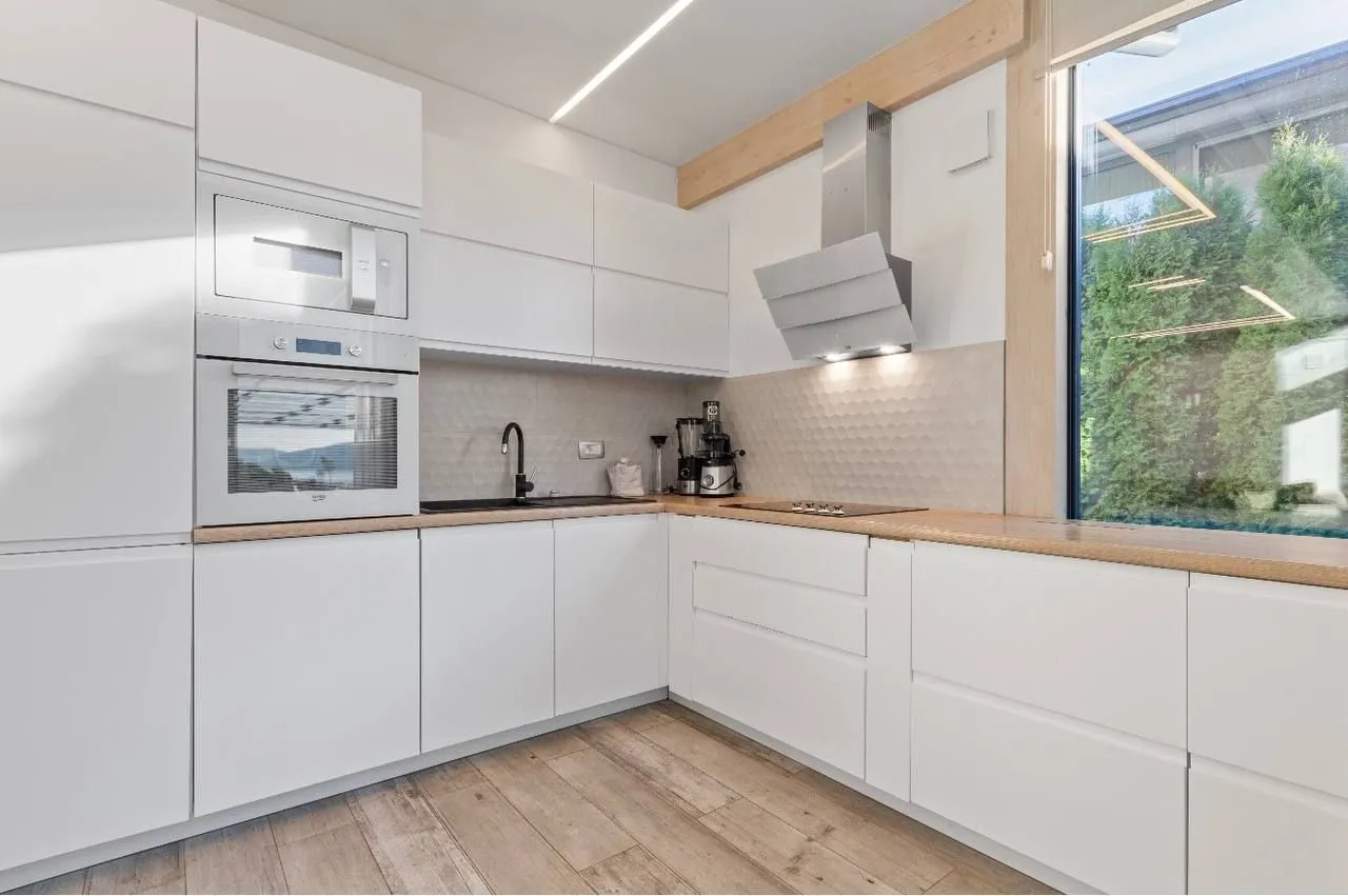 Prodaja, kuća, 172m², Kalimanj, Tivat