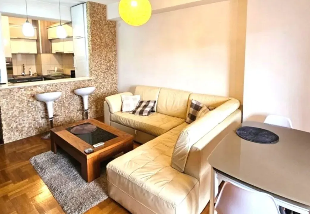 Izdavanje, jednosoban stan, 57m², City Kvart, Podgorica