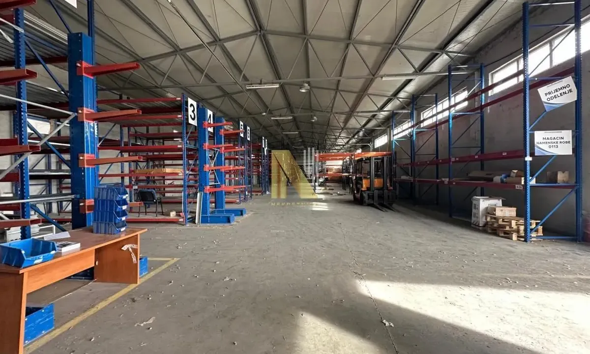 Rent, office space, 2000m², Čenej, Novi Sad Sve Podlokacije