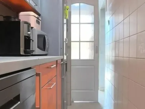 Sale, two bedroom apartment, 54m², Dobrota, Kotor - image 11