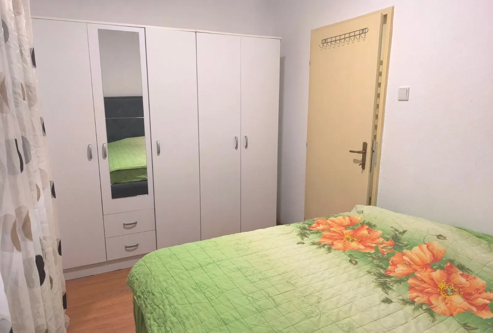 Izdavanje, trosoban stan, 70m², Stari Aerodrom, Podgorica