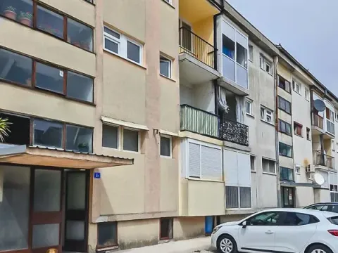Sale, two bedroom apartment, 61m², Cetinje, Crna Gora - image 1