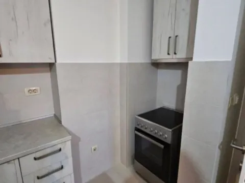 Izdavanje, garsonjera, 30m², Stara Varoš, Podgorica - image 4
