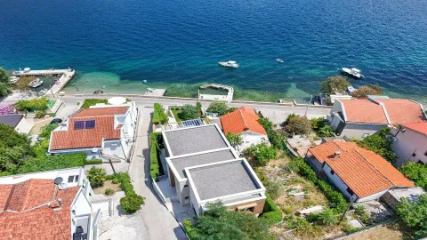 Sale, house, 294m², Stoliv, Kotor - image 1