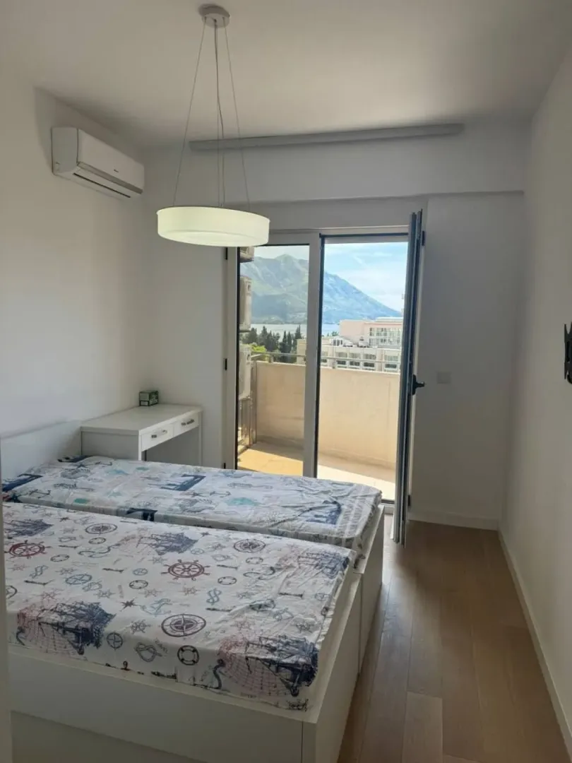 Rent, three bedroom apartment, 90m², Bečići, Budva