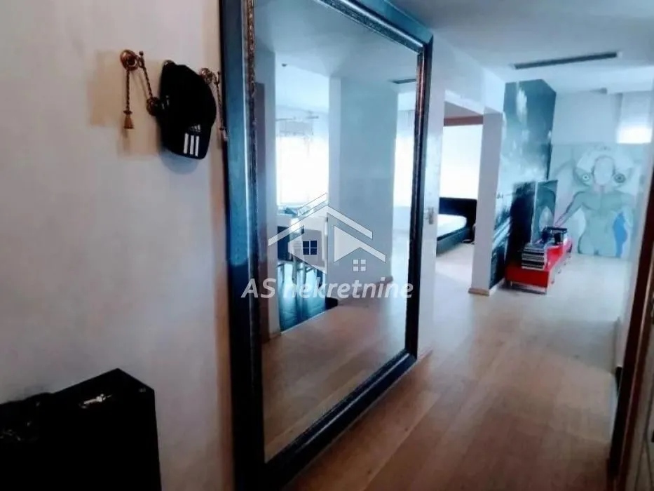 Rent, four bedroom apartment, 105m², Savski Venac, Beograd