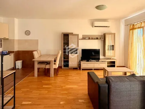 Izdavanje, trosoban stan, 95m², Zagorič, Podgorica - image 2