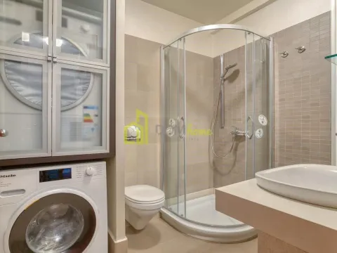 Izdavanje, dvosoban stan, 90m², Centar, Podgorica - image 9