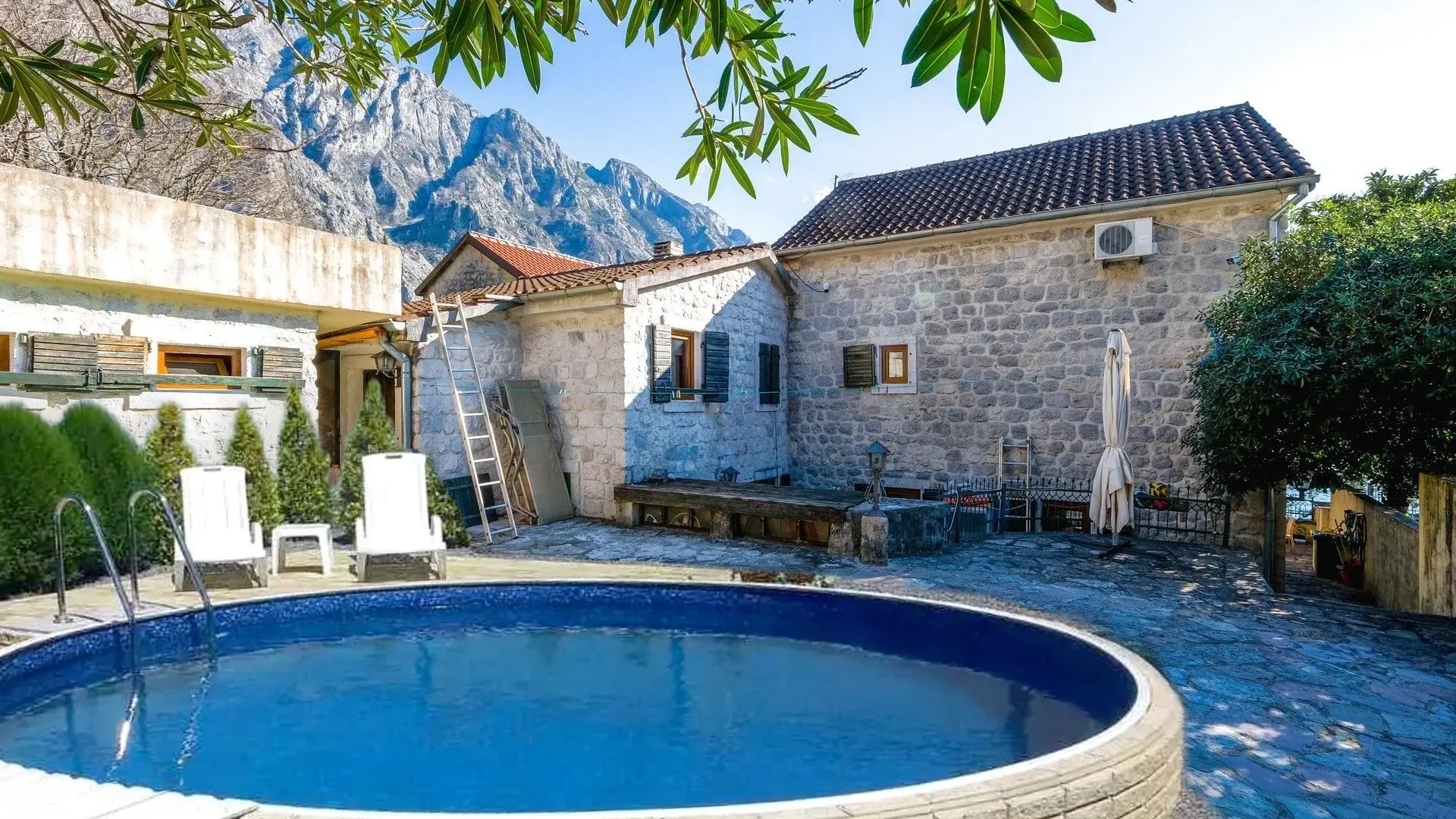 Sale, house, 500m², Orahovac, Kotor