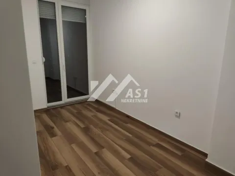 Izdavanje, četvorosoban stan, 100m², Novi Sad Sve Podlokacije, Novi Sad - image 2