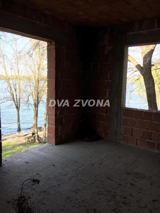 Prodaja, ugostiteljski objekat, 450m², Čortanovci, Inđija