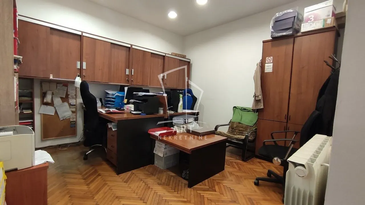 Izdavanje, poslovni prostor, 130m², Voždovac Sve Podlokacije, Beograd