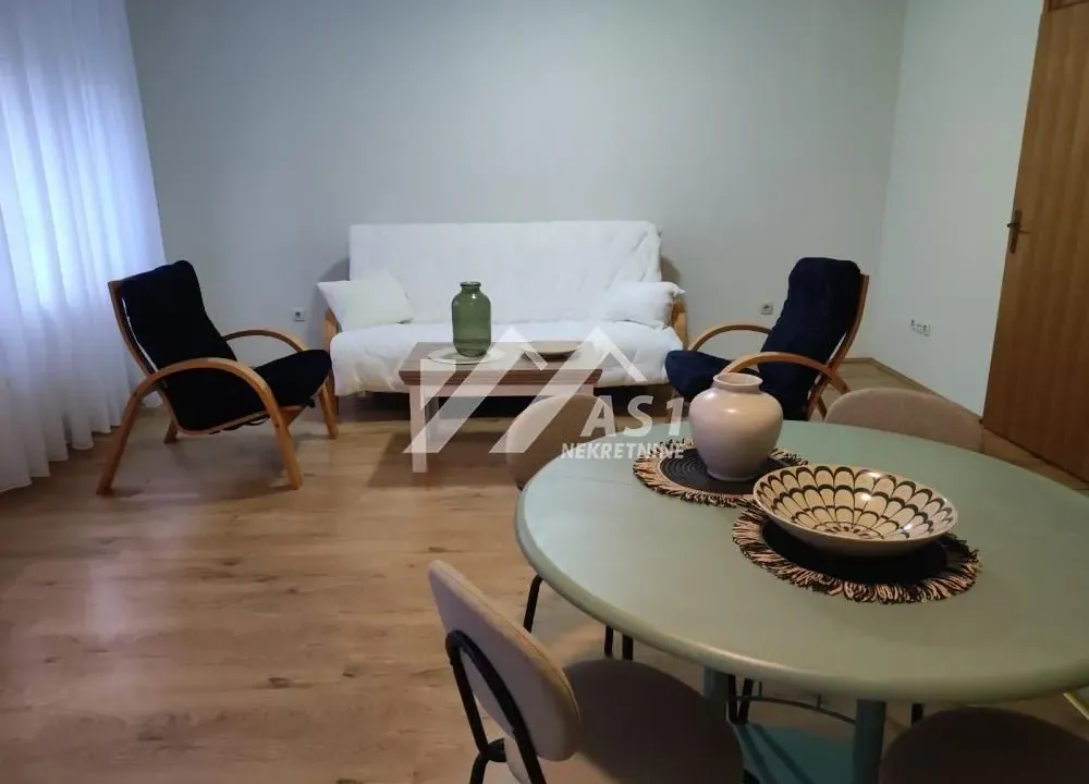 Izdavanje, trosoban stan, 60m², Klisa, Novi Sad Sve Podlokacije