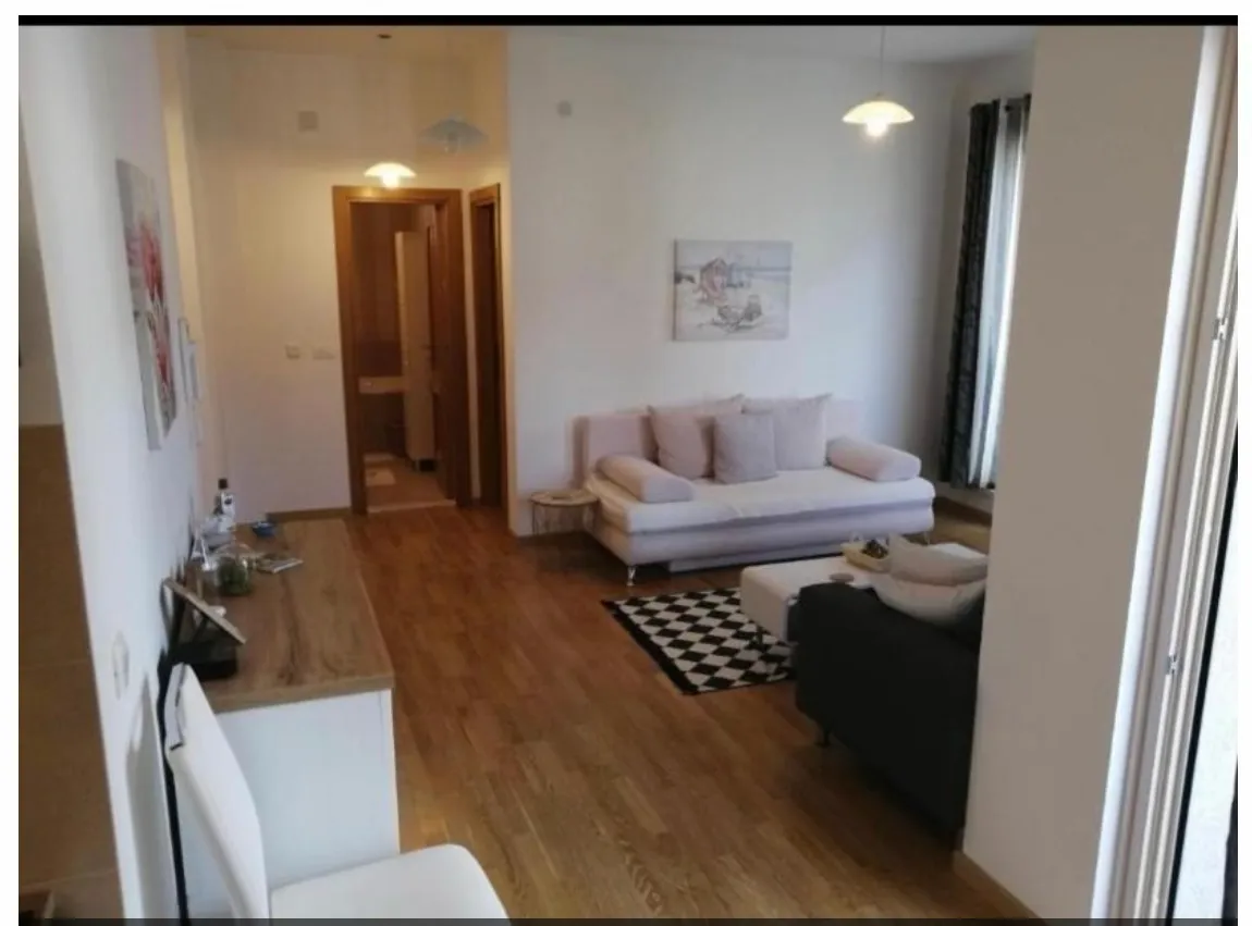 Rent, two bedroom apartment, 52m², Bečići, Budva