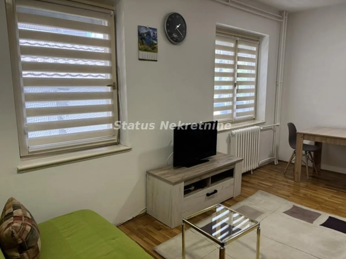 Izdavanje, garsonjera, 25m², Centar, Novi Sad