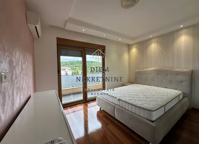 Rent, four bedroom apartment, 130m², Centar, Podgorica