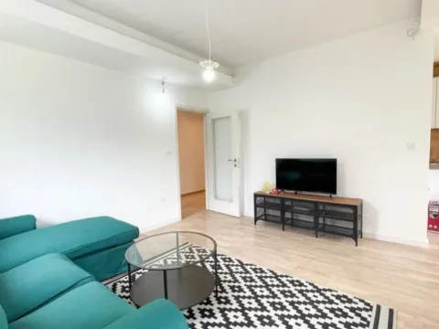 Rent, two bedroom apartment, 60m², Centar, Podgorica - image 4