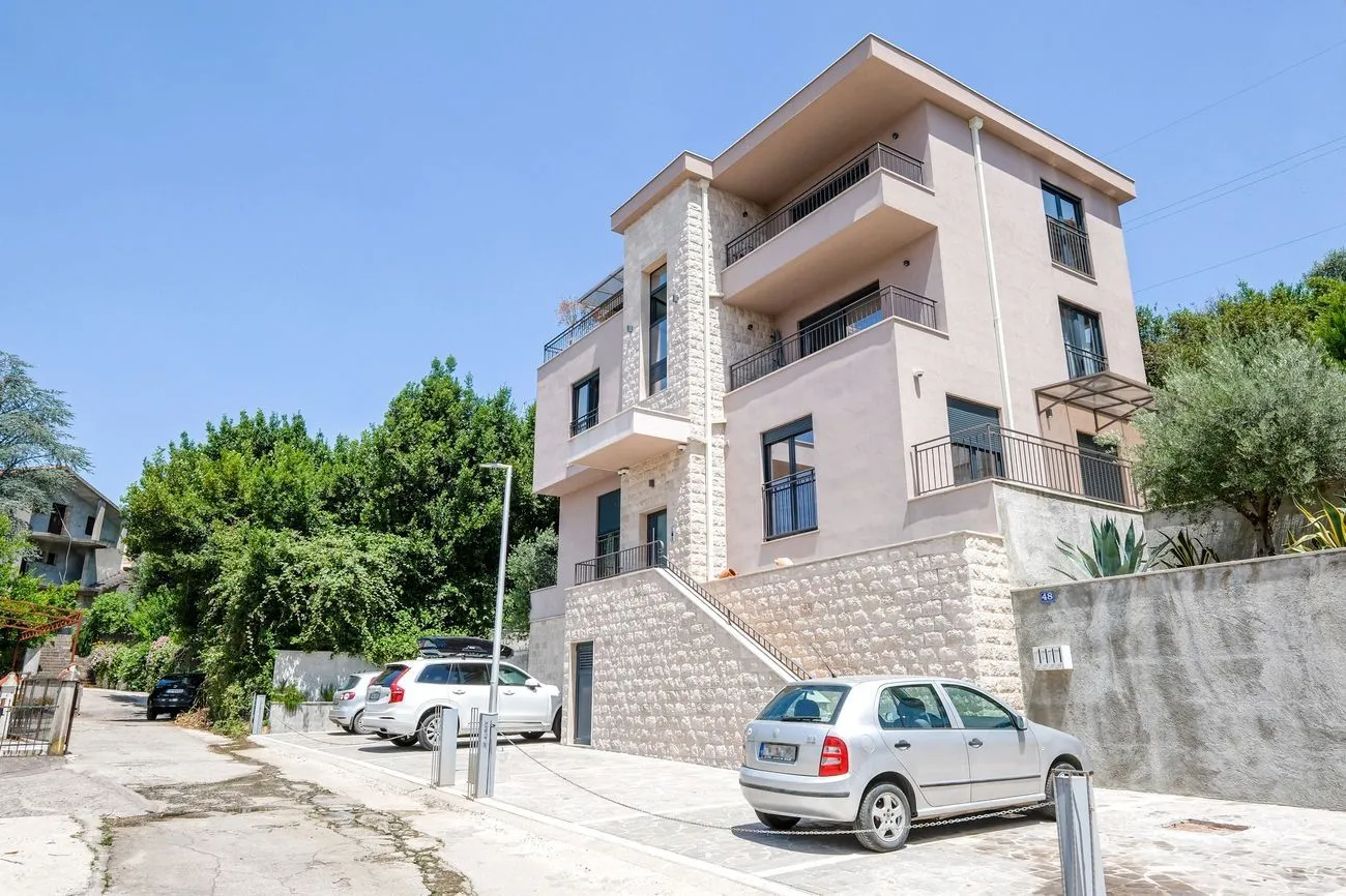 Prodaja, trosoban stan, 77m², Tivat, Crna Gora