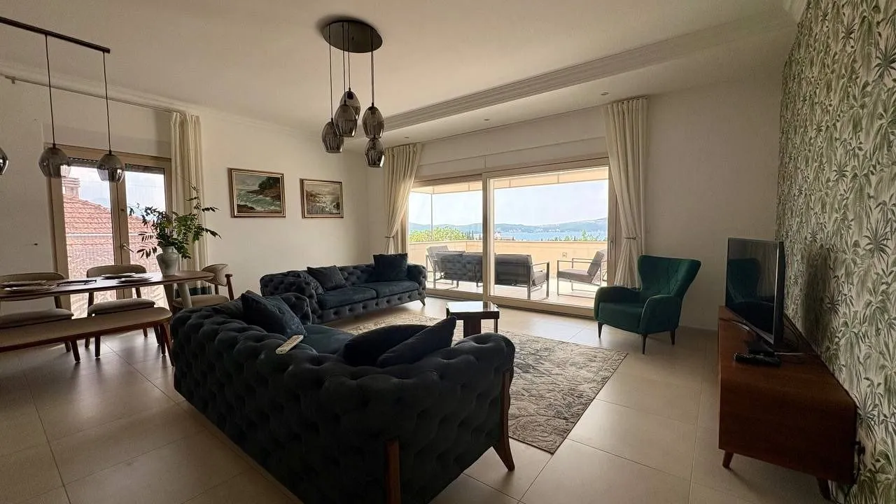 Rent, two bedroom apartment, 100m², Tivat, Crna Gora