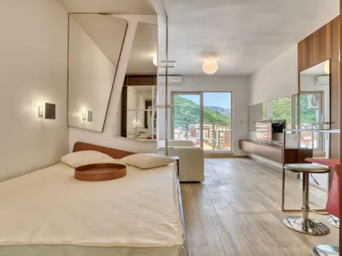 Rent, studio apartment, 33m², Budva, Crna Gora - image 2