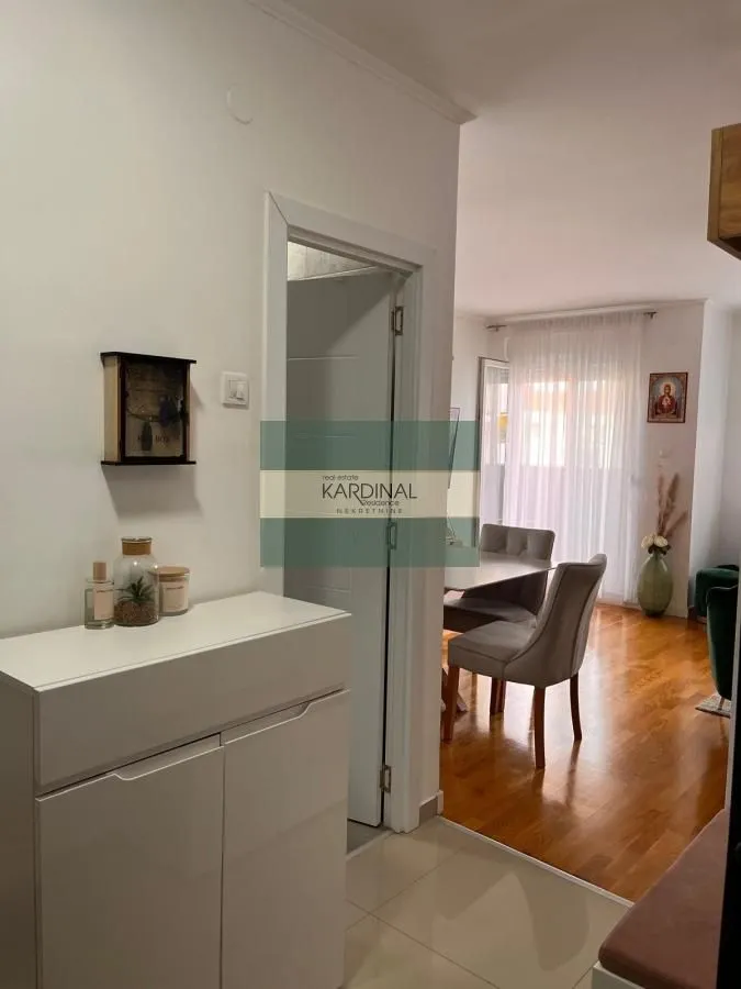 Prodaja, stan, 100m², Satelit, Novi Sad Sve Podlokacije