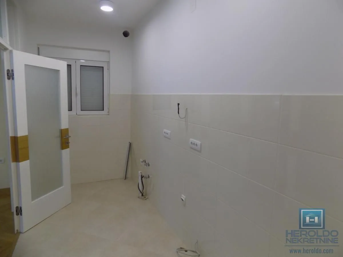 Prodaja, kuća, 192m², 4. juli, Paraćin