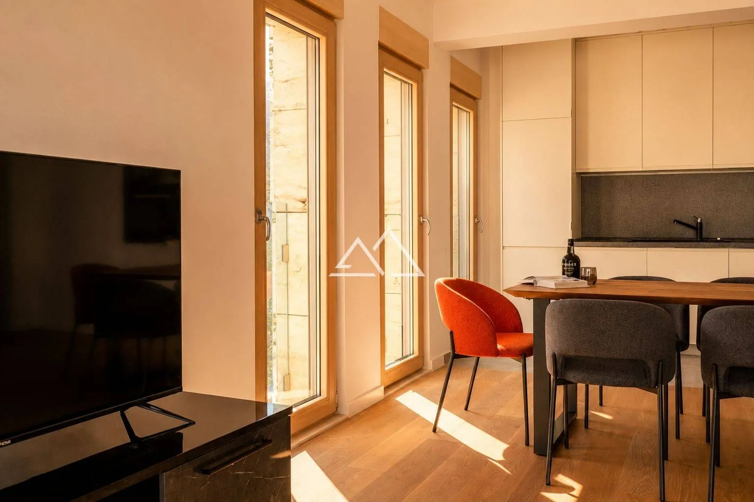 Prodaja, dvosoban stan, 136m², Centar, Kotor