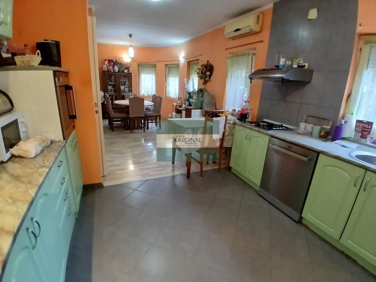 Prodaja, kuća, 334m², Tavrića obori, Jagodina