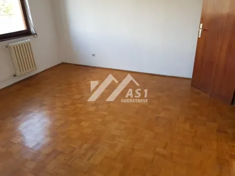 Izdavanje, trosoban stan, 96m², Železnička Stanica, Novi Sad Sve Podlokacije - image 3