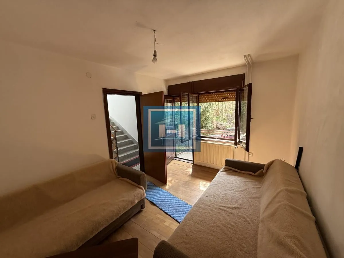Sale, house, 257m², Strelište, Jagodina