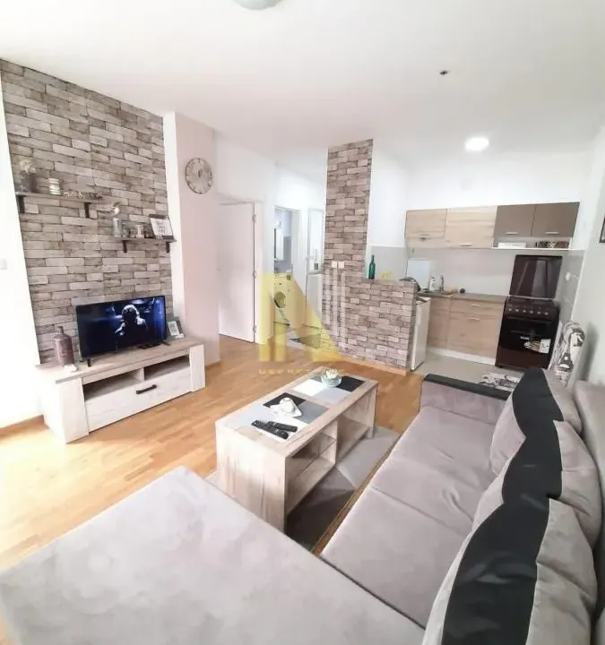 Izdavanje, jednosoban stan, 33m², Nova Detelinara, Novi Sad Sve Podlokacije