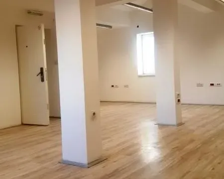 Rent, office space, 150m², Centar, Niš
