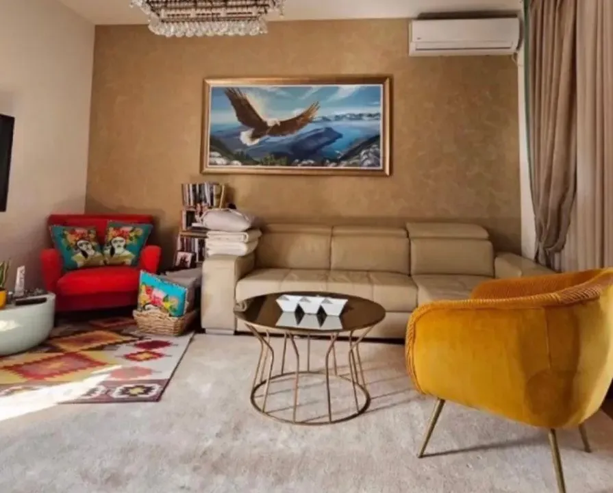 Izdavanje, dvosoban stan, 65m², Dubovica, Budva