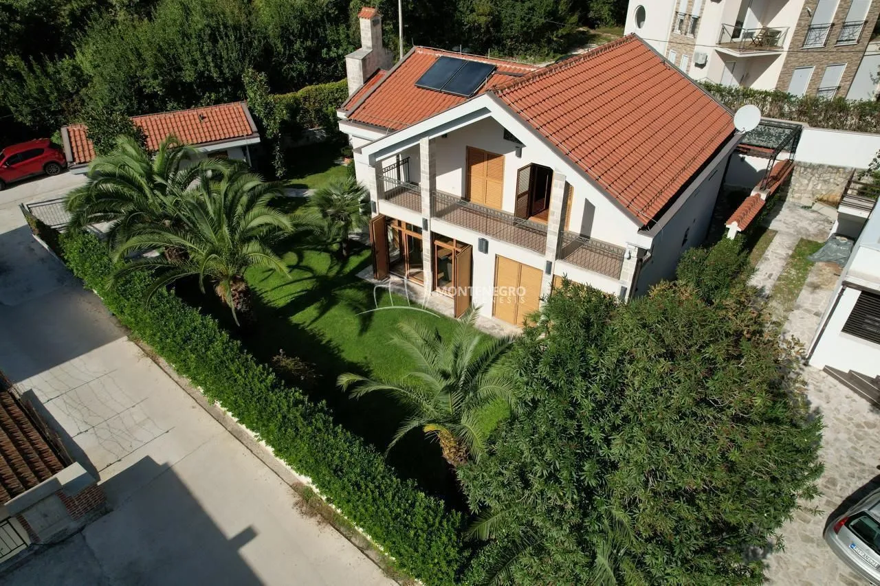 Prodaja, kuća, 186m², Orahovac, Kotor