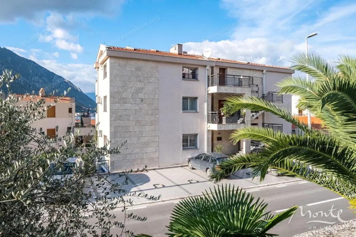 Prodaja, trosoban stan, 114m², Dobrota, Kotor
