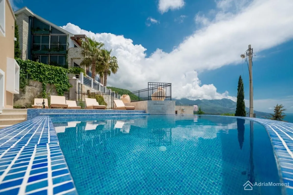 Sale, house, 170m², Bečići, Budva