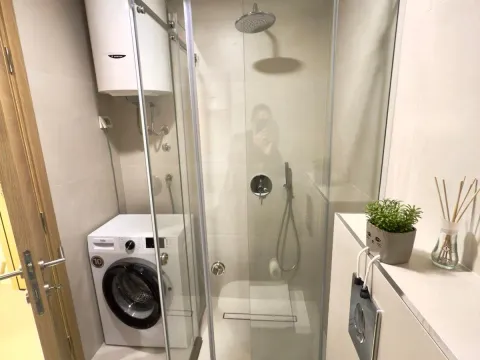 Izdavanje, jednosoban stan, 48m², City Kvart, Podgorica - image 7