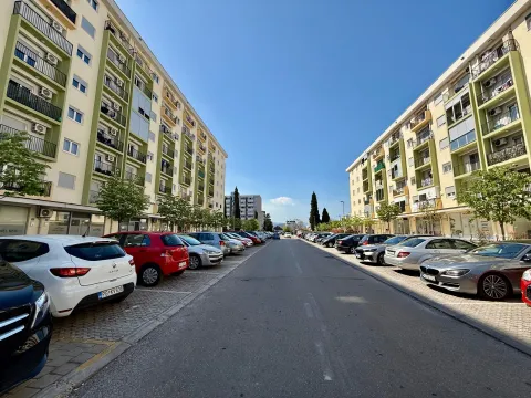 Rent, office space, 42m², Pobrežje, Podgorica - image 1