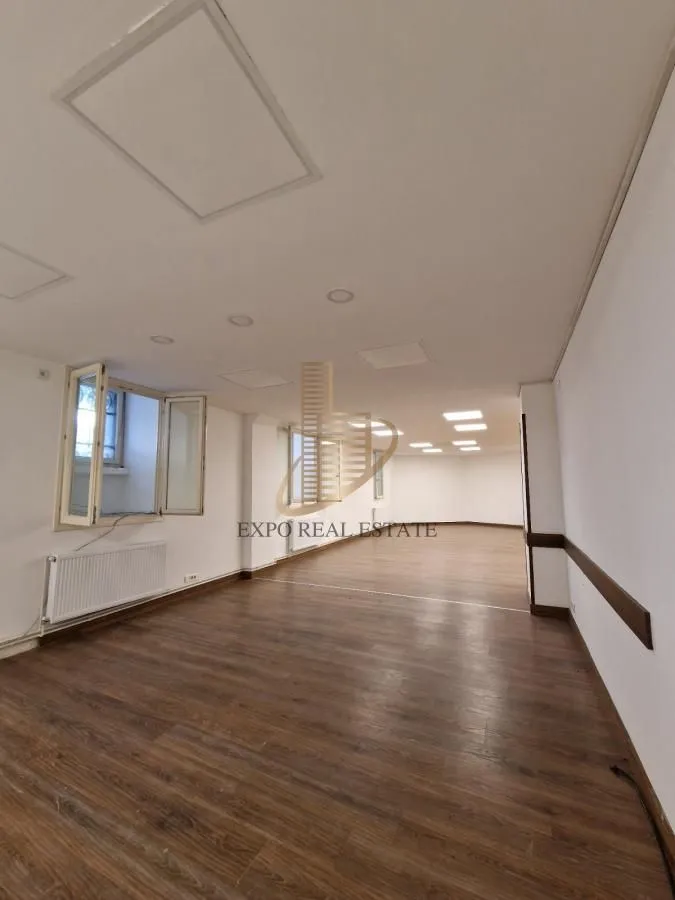 Sale, office space, 176m², Kosančićev Venac, Beograd