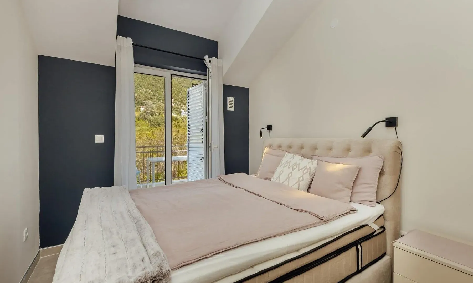 Sale, three bedroom apartment, 172m², Bunovići, Kotor