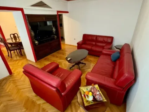 Izdavanje, dvosoban stan, 70m², Zabjelo, Podgorica