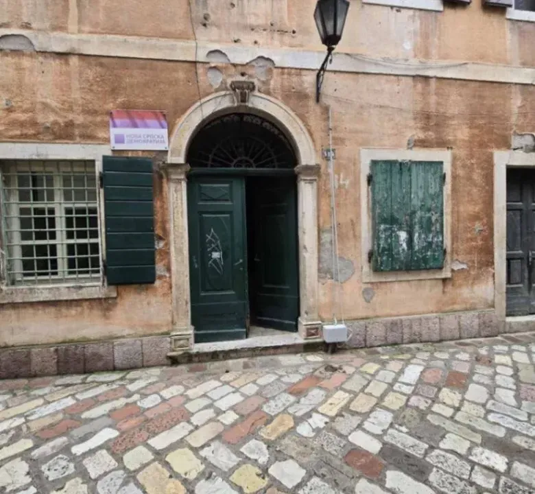 Sale, three bedroom apartment, 72m², Kotor, Crna Gora