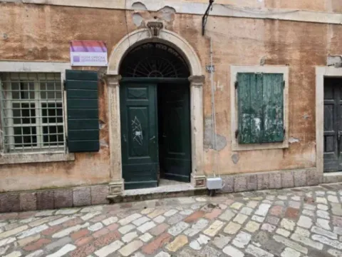 Sale, three bedroom apartment, 72m², Kotor, Crna Gora